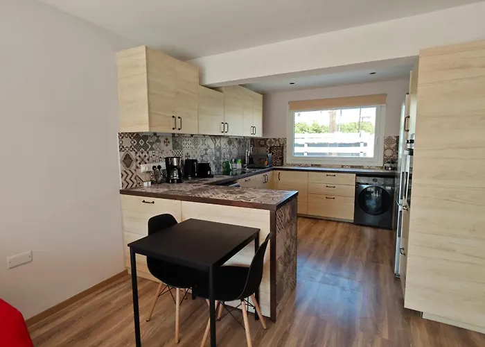 Modern 1-bedroom In With A Private Garden Ideal For Long And Remote Work Appartement