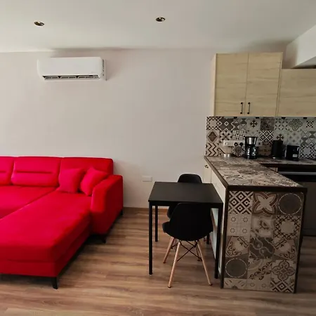 Апартаменты Modern 1Br House With Garden Near Larnaca Beach & Airport