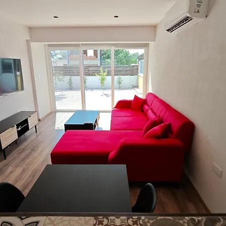 Modern 1Br House With Garden Near Larnaca Beach & Airport *