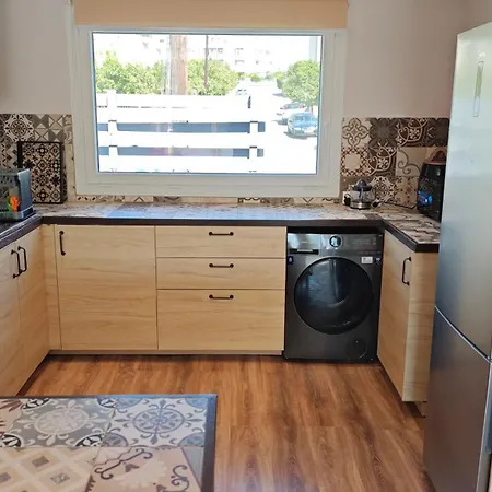 Апартаменты Modern 1Br House With Garden Near Larnaca Beach & Airport