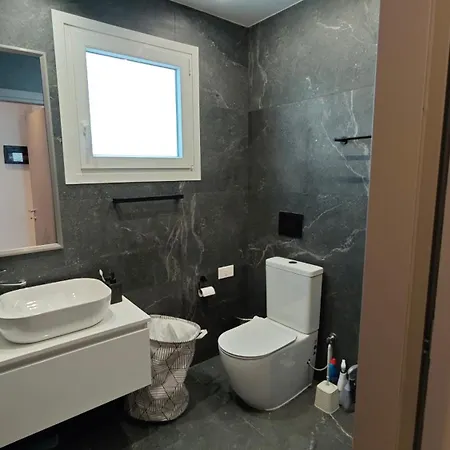 Апартаменты Modern 1Br House With Garden Near Larnaca Beach & Airport Ларнака