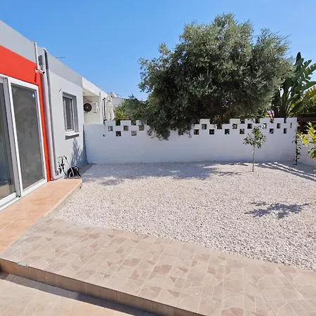 Modern 1Br House With Garden Near Larnaca Beach & Airport