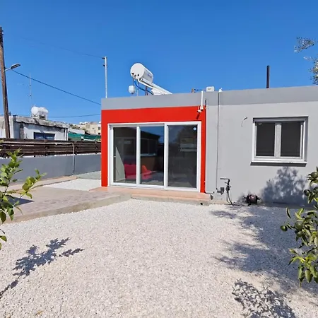 Modern 1Br House With Garden Near Larnaca Beach & Airport Апартаменты *