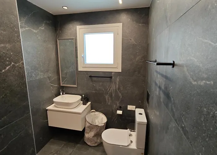 Modern 1-bedroom In With A Private Garden Ideal For Long And Remote Work * Larnaca