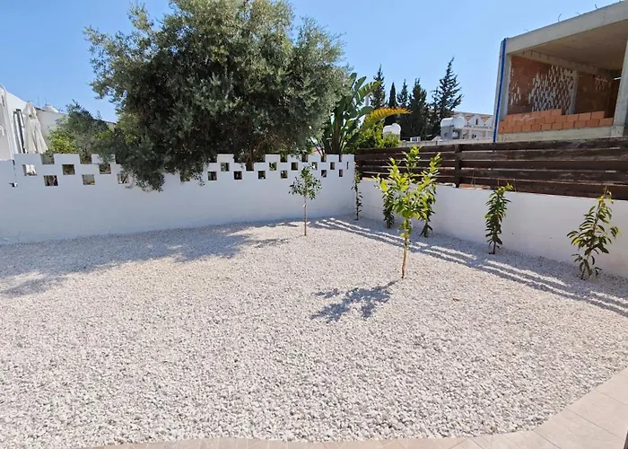 Apartamento Modern 1-bedroom In With A Private Garden Ideal For Long And Remote Work