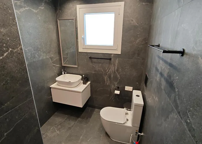 Apartamento Modern 1-bedroom In With A Private Garden Ideal For Long And Remote Work Larnaca